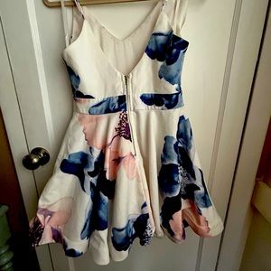 Boutique dress with tent bottom. Fun and flirty